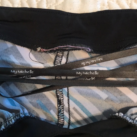 🖤4/$20! Sexy, Patterned Halter Top! 🖤💙 - Picture 5 of 7